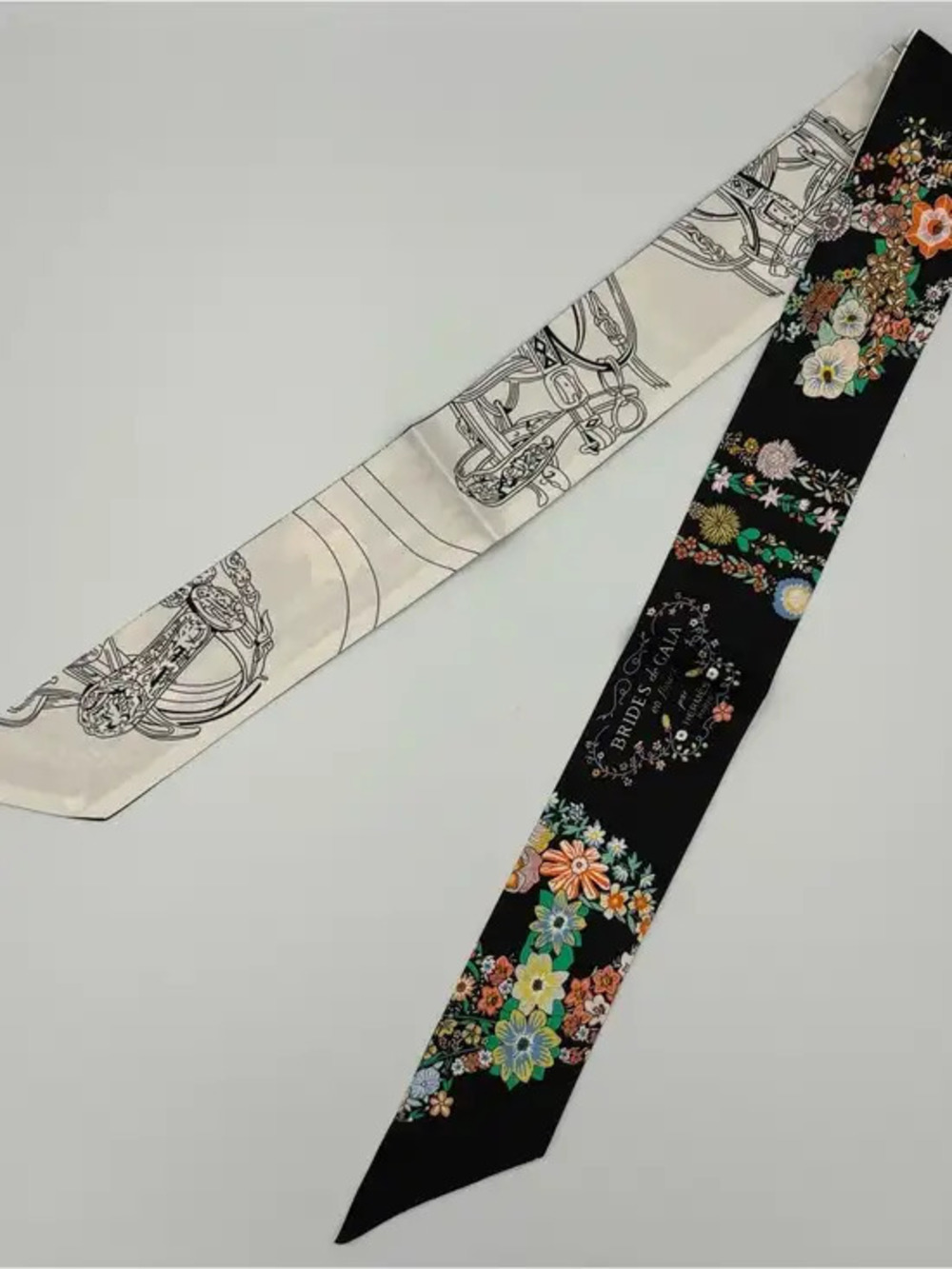 Hermes Twilly Brides de Gala en fleurs 100% Silk Bag Tie Scarf
